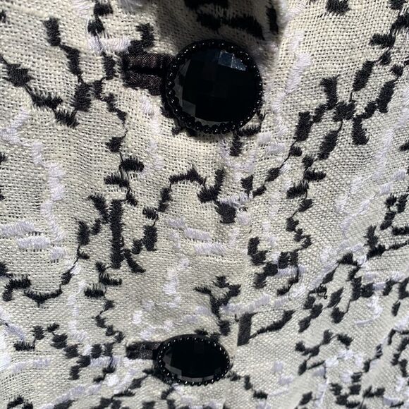 Chico’s white and Black Blazer Jacket Size 3 - Picture 4 of 6